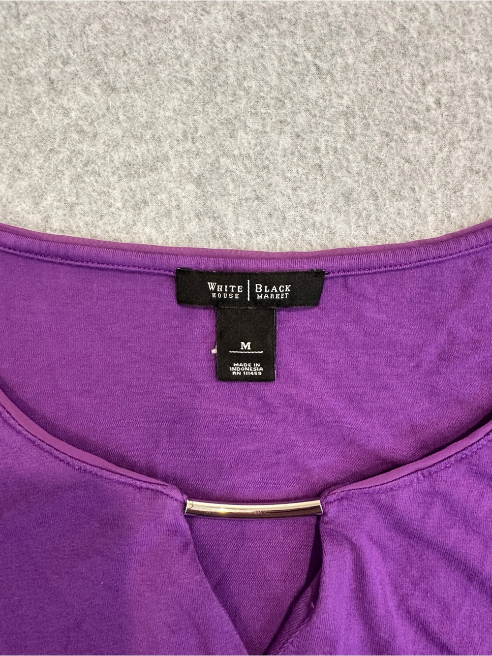 White House Black Market Purple V-Neck Puff Sleeve Top - Picture 4 of 8